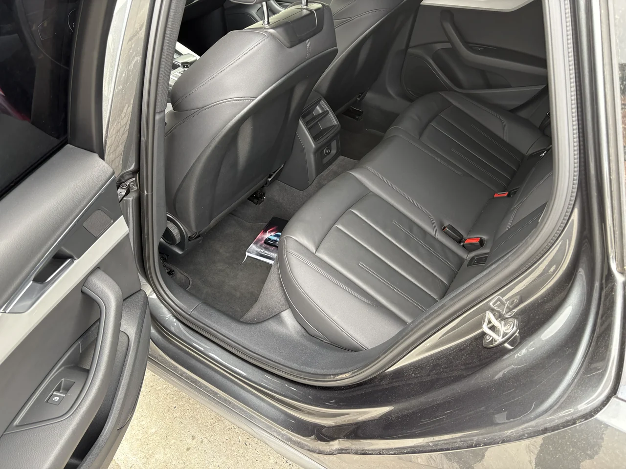 Audi A6 vóór dieptereiniging, detail 3, MotorX